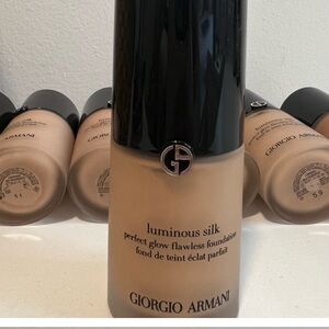 Giorgio Armani Luminous Silk Foundation in Black and Tan